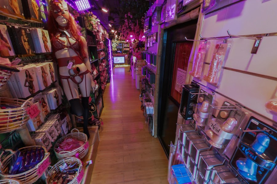 Tien Boutiques